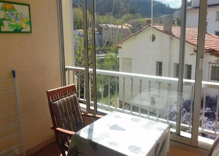 Confortable Avec Loggia Et Garage, Proche Centre-ville Et Cures, Animaux Bienvenus - Fr-1-703-63 Apartman
